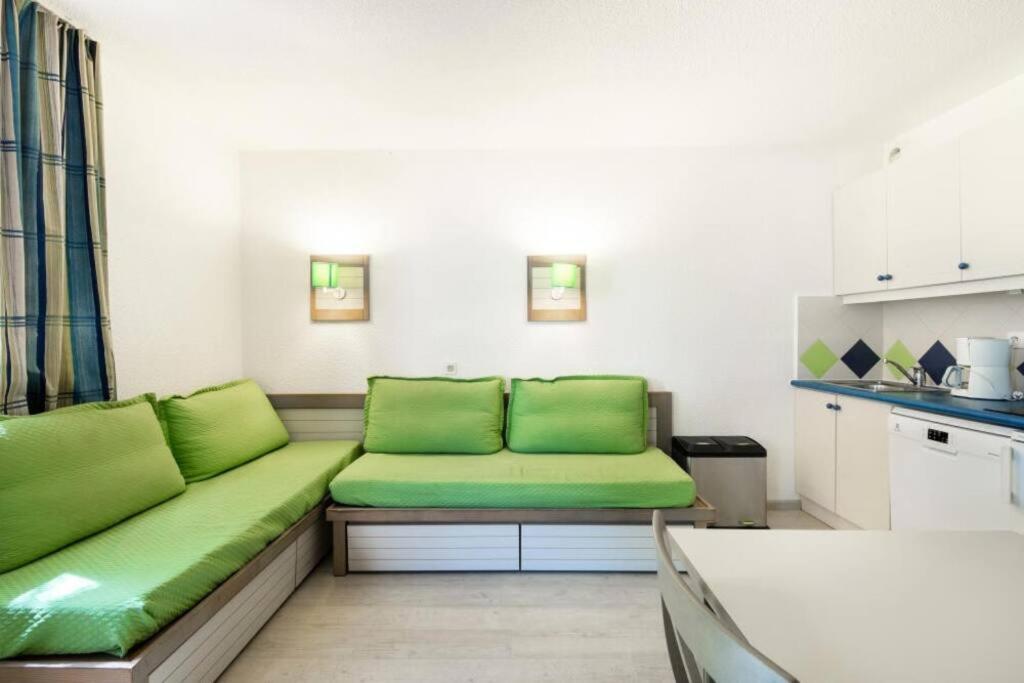 Bel Appartement Vue Sur Piscine 1 Chambre Fermee Et 1 Espace Cabine Saint-Raphaël Екстериор снимка