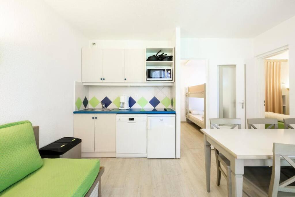 Bel Appartement Vue Sur Piscine 1 Chambre Fermee Et 1 Espace Cabine Saint-Raphaël Екстериор снимка