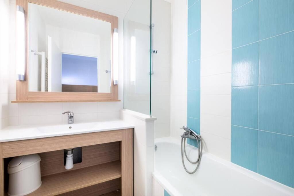 Bel Appartement Vue Sur Piscine 1 Chambre Fermee Et 1 Espace Cabine Saint-Raphaël Екстериор снимка