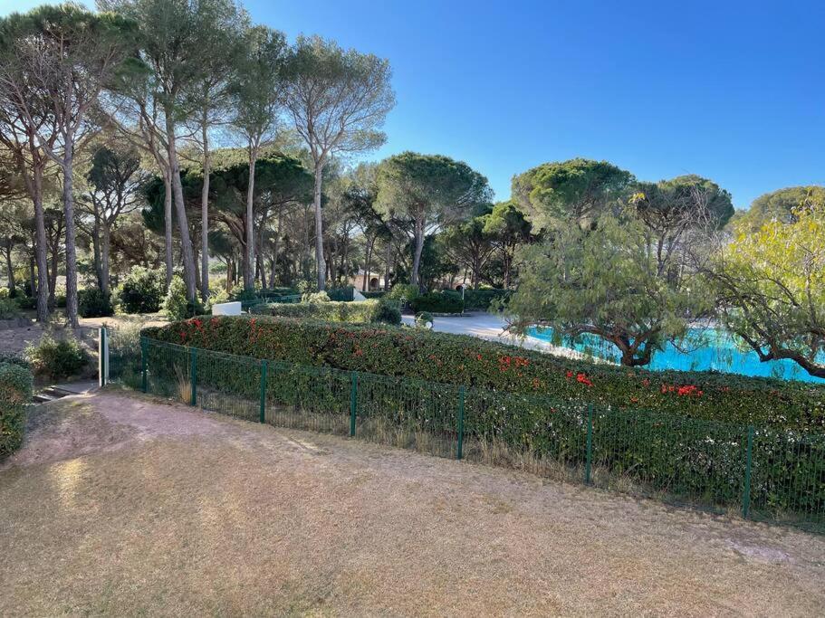 Bel Appartement Vue Sur Piscine 1 Chambre Fermee Et 1 Espace Cabine Saint-Raphaël Екстериор снимка